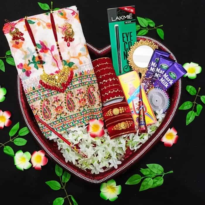 best Saree & Jewellery Combo Set. white & multicolor saree